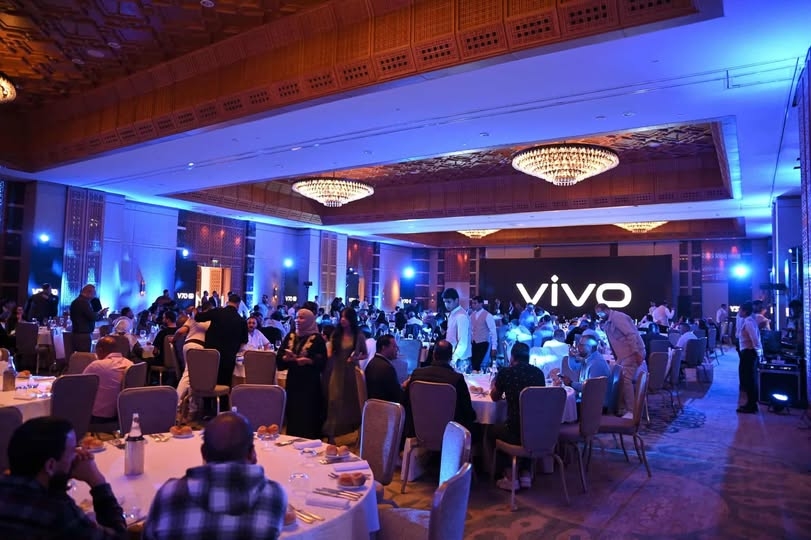 العلامة التّكنولوجيّة العالميّة vivo تطلق هواتفها الذكيّة الجديدة في تونس: سلسلة V70 وسلسلة Y31