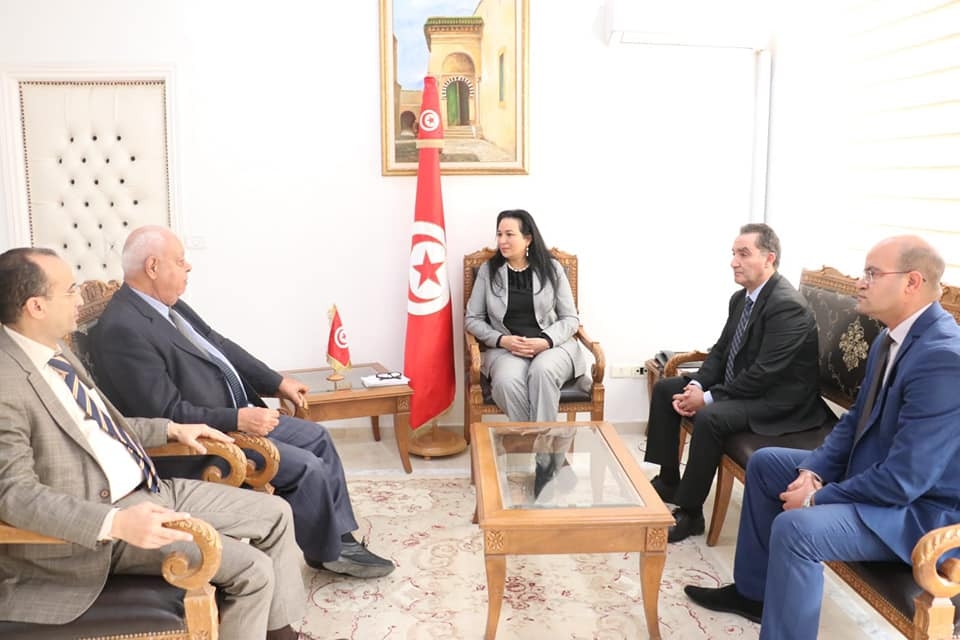 تعزيز الشراكة والتعاون في قطاعي كبار السن والطفولة بين وزارة الأسرة والاتحاد التونسي للتضامن الاجتماعي