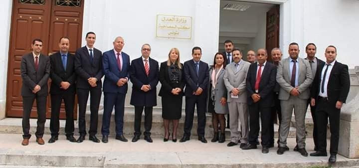 وزير العدل و وزير الدفاع بالنيابة يعلن انطلاق العمل بمكتب المصاحبة بتونس ويعد بمواصلة تعميم التجربة