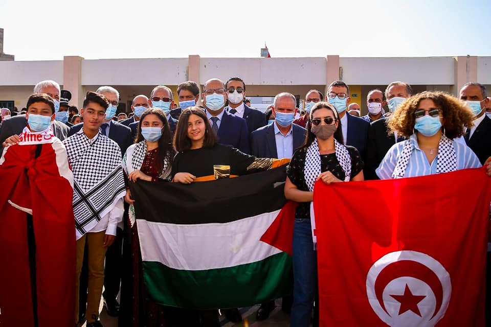 من حمام الشط، رئيس الحكومة يشرف على رفع علم فلسطين ويجدد التأكيد على الموقف التونسي الثابت من القضيّة الفلسطينية