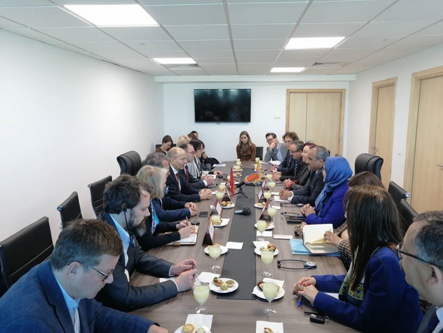 وزير التعاون الدولي بالنيابة يجتمع برئيس البنك الألماني للتنمية (KFW)