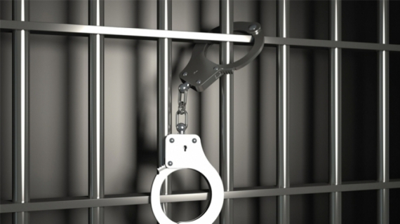 "منحرف خطير'' يتسبّب في أضرار لرجال أعمال وأطباء ومديرين