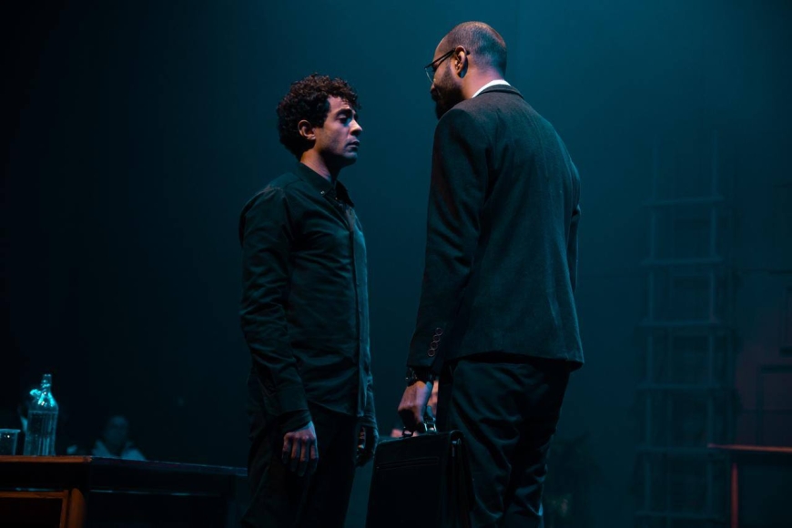 مسرحية &quot;سر الأنحوتة&quot; اخراج معاذ الرفاعي الهروب من ضوضاء الخارج يصنع عوالم أجمل