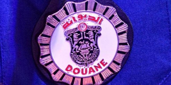 حجز حوالي 13 مليون دينار من العملة المهربة الأجنبيّة و التونسيّة خلال الثلاثة أسابيع الأخيرة من سنة 2021