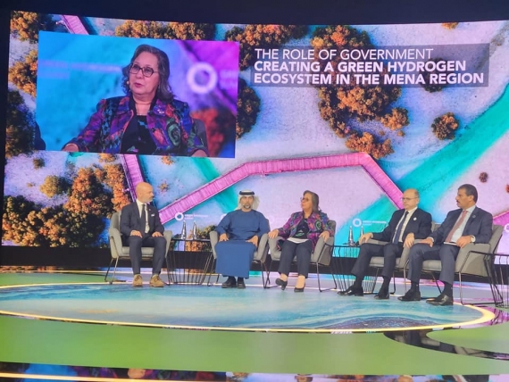 وزيرة الصناعة والمناجم والطاقة تشارك في قمة الهيدروجين الأخضر على هامش فعاليات "أسبوع أبو ظبي للاستدامة"